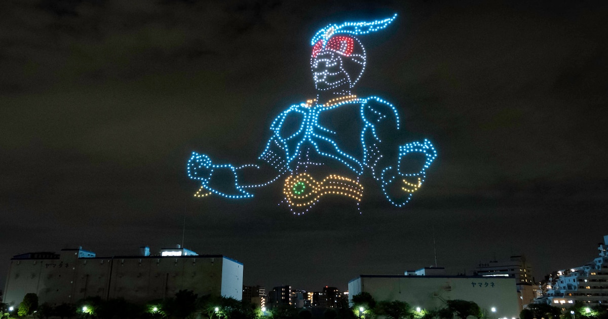 ドローンショーで仮面ライダーの世界に浸る