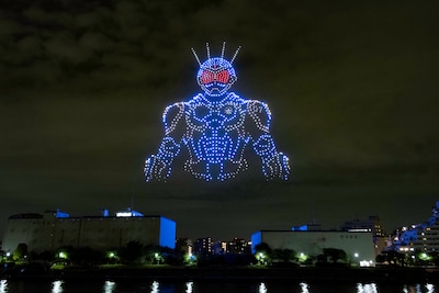 ドローンショー「仮面ライダーアギト Night Canvas」より、仮面ライダーG7