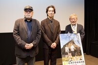 「幕末ヒポクラテスたち」東映京都撮影所での舞台挨拶の様子。左から監督の緒方明、主演の佐々木蔵之介、プロデューサーの森重晃