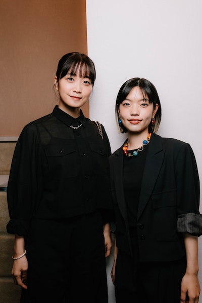 「夜明け」チーム。左から俳優の深川麻衣、監督の田中さくら