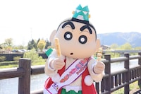 「映画クレヨンしんちゃん 奇々怪々！オラの妖怪バケ～ション」の舞台・秋田県の大仙市を訪れた野原しんのすけ