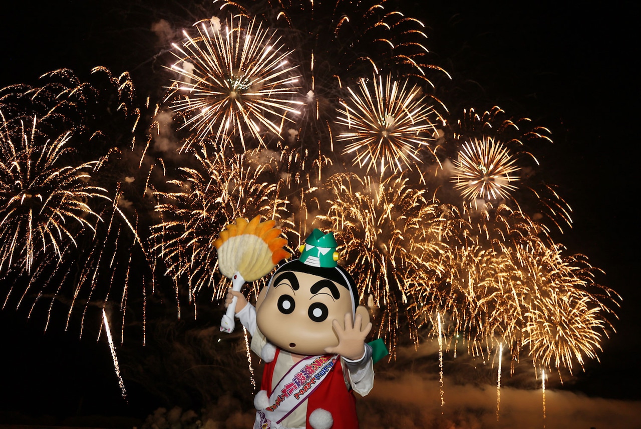 野原しんのすけ「映画クレヨンしんちゃん」新作の舞台・秋田県へ、大曲花火大会も鑑賞