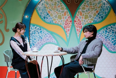 「テレビ×ミセス」4月27日放送回の様子。「ケンティー検定」より、中島健人（右）と渋谷凪咲（左）