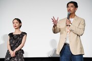 「Never After Dark／ネバーアフターダーク」ジャパンプレミア試写会より、左から穂志もえか、賀来賢人