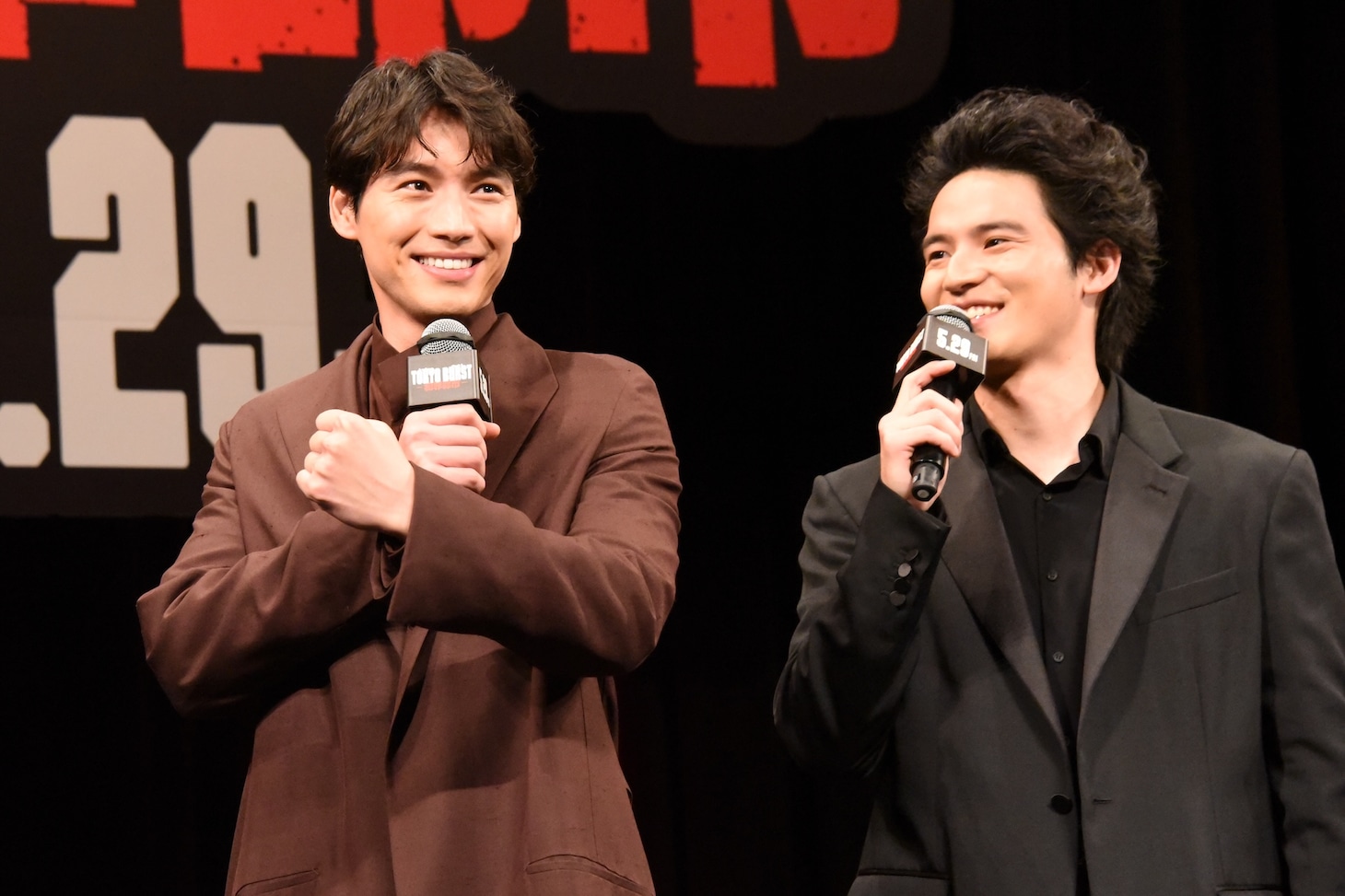 「TOKYO BURST-犯罪都市-」ジャパンプレミアの様子。左から福士蒼汰、水上恒司