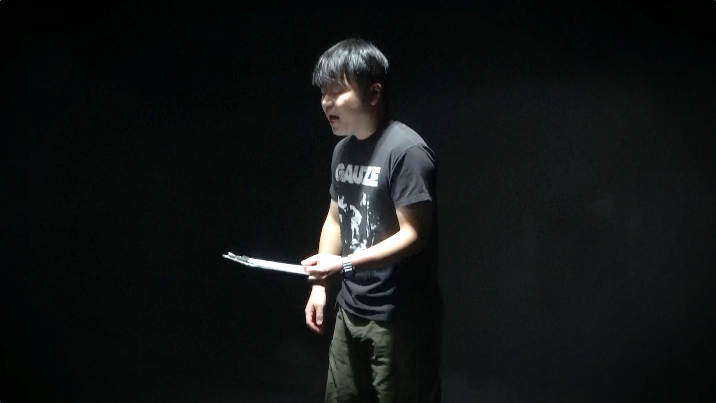 ドキュメンタリー映画「詩人iidabii ある宗教2世の記録」場面写真