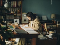 「すべて真夜中の恋人たち」場面写真。岸井ゆきの演じる主人公・入江冬子