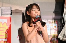 目黒蓮（Snow Man）主演の実写映画「SAKAMOTO DAYS」初日舞台挨拶に登壇した吉本実由。劇中では主人公・坂本太郎の一人娘である花を演じた