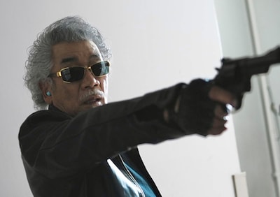 宇崎竜童演じる黒崎亮二