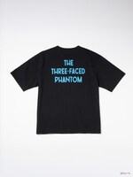 戦闘シーンで倒れ込んだダダの写真を採用した「ULTRAMAN60thグラフィックT C」