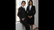 「東野圭吾ドラマスペシャル 探偵倶楽部」より、左から谷原章介、松下奈緒