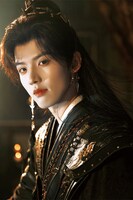 ジョウ・ジュンウェイ（周峻緯）演じる「金昭玉醉～転生の復讐と禁断の愛～」の主人公・蕭仞