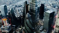 映画「億万長者の不都合な終末」場面写真