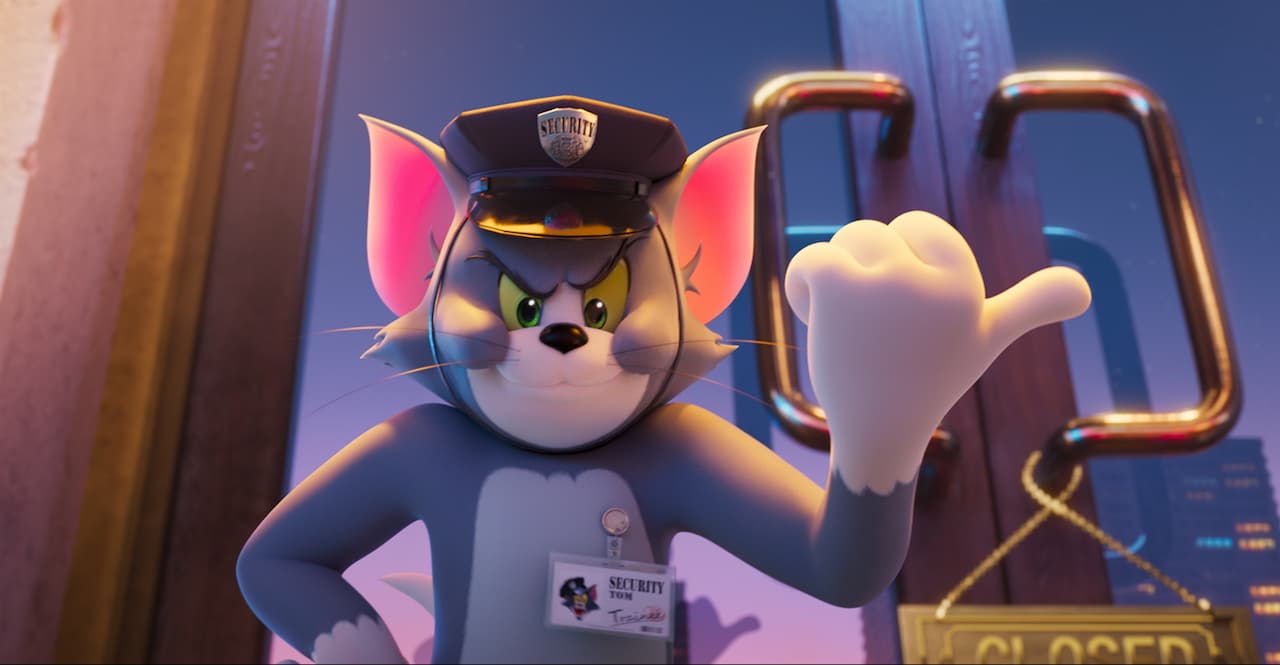 映画「トムとジェリー」夜の博物館で追いかけっこ、ジェリーが警備バイト中のトムを翻弄