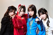 ≠ME主演ドラマ「ヤンキー激戦区の四天王がアイドルグループに転生したら？」より、三流アイドルグループ・きゅん爆♡FOUR PRINCESSのメンバー。左から≠MEの蟹沢萌子、鈴木瞳美、冨田菜々風、櫻井もも