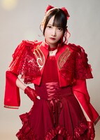 ≠ME主演ドラマ「ヤンキー激戦区の四天王がアイドルグループに転生したら？」より、鈴木瞳美演じる朱鳥ここな。