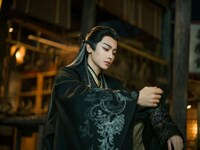 「大夢帰離～明かせぬ想い、宿命の朱～」の主人公であり、大罪を背負う大妖・朱厭。演じたのは「少年春風～The First Generation～」のホウ・ミンハオ（侯明昊）