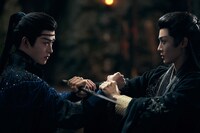 「大夢帰離～明かせぬ想い、宿命の朱～」より、ティエン・ジアルイ（田嘉瑞）演じる卓翼宸（左）