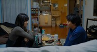 Netflixシリーズ「ソウルメイト」のEP4「砂上の2人」場面写真