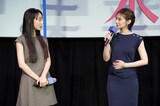 「未来」公開記念舞台挨拶より、左から近藤華、北川景子