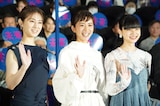 「未来」公開記念舞台挨拶の様子。左から北川景子、黒島結菜、山﨑七海