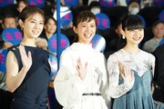 「未来」公開記念舞台挨拶の様子。左から北川景子、黒島結菜、山﨑七海