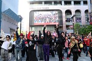 「Michael／マイケル」公開記念イベントより、登壇者と観客が「今夜はビート・イット」を踊る様子