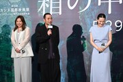 左から野呂佳代、大悟（千鳥）、綾瀬はるか