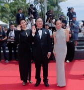 第79回カンヌ国際映画祭のレッドカーペットの様子。左から松たか子、深田晃司、石橋静河 ©Kazuko WAKAYAMA