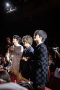 「我々は宇宙人」第79回カンヌ国際映画祭でのワールドプレミアの様子。左から門脇康平、坂東龍汰、岡山天音 ©︎Kaede Wakayama