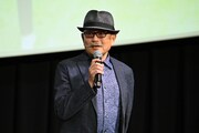 映画「廃用身」公開記念舞台挨拶に登壇した原作者の久坂部羊