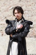 「超宇宙刑事ギャバン インフィニティ」より、藤田玲演じる御蔭哲真