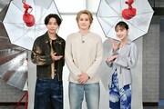 町田啓太（中央）と「おしゃれクリップ」のMCである山崎育三郎（左）、 井桁弘恵（右）