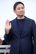 「急に具合が悪くなる」第79回カンヌ国際映画祭フォトコールにて、監督の濱口竜介 ©︎Kazuko WAKAYAMA