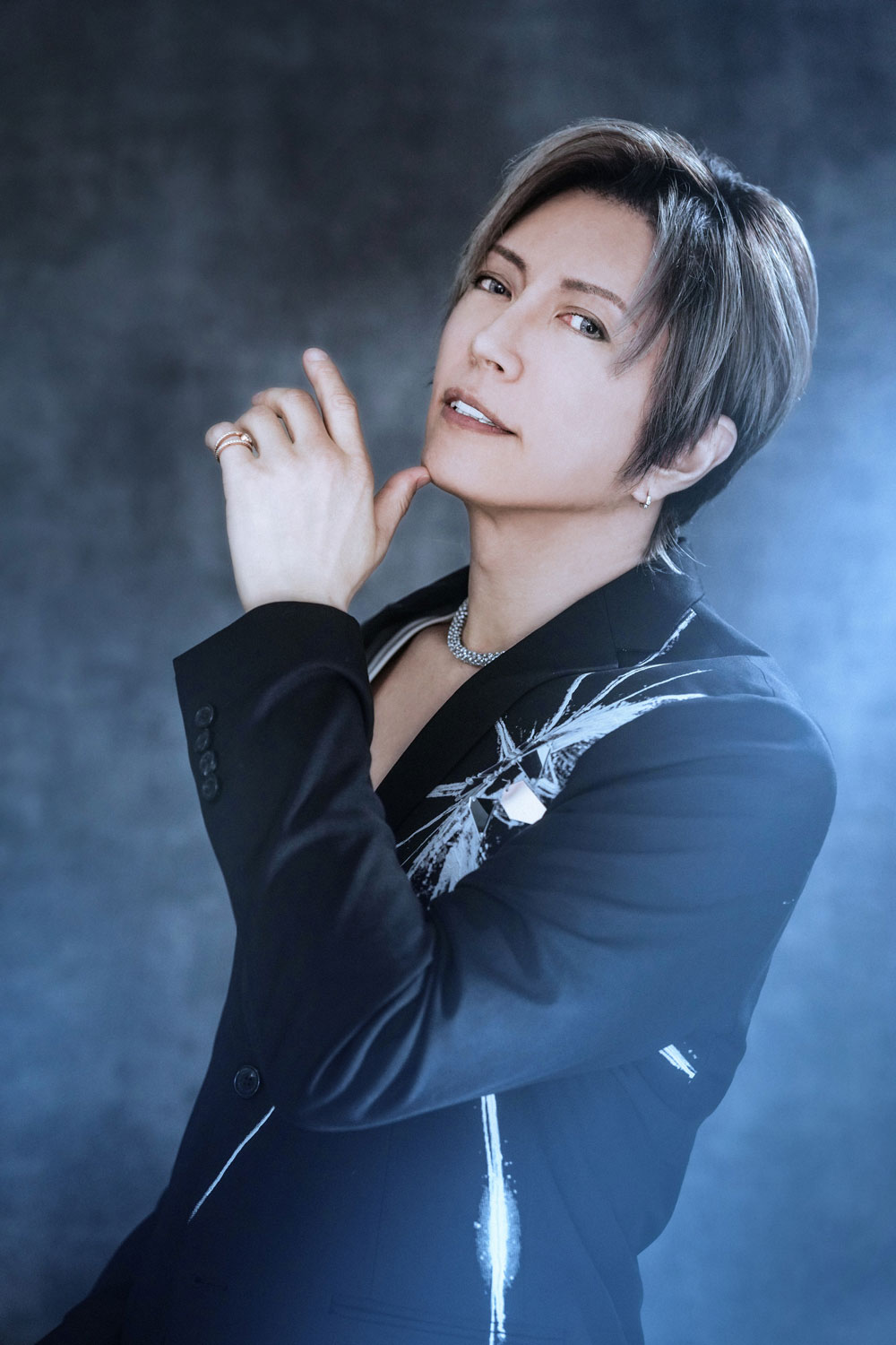 GACKTが月9初主演、「ブラックトリック」で敏腕弁護士＆一級建築士のダークヒーローに