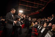 「箱の中の羊」第79回カンヌ国際映画祭 公式上映の様子。左から大悟、桒木里夢、是枝裕和、綾瀬はるか ©︎Kazuko WAKAYAMA