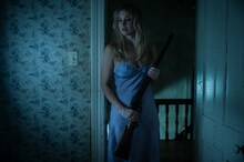 妖艶かつ不穏、映画「ダイ・マイ・ラブ」主演ジェニファー・ローレンスの新写真
