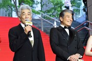 左から宇崎竜童、舘ひろし
