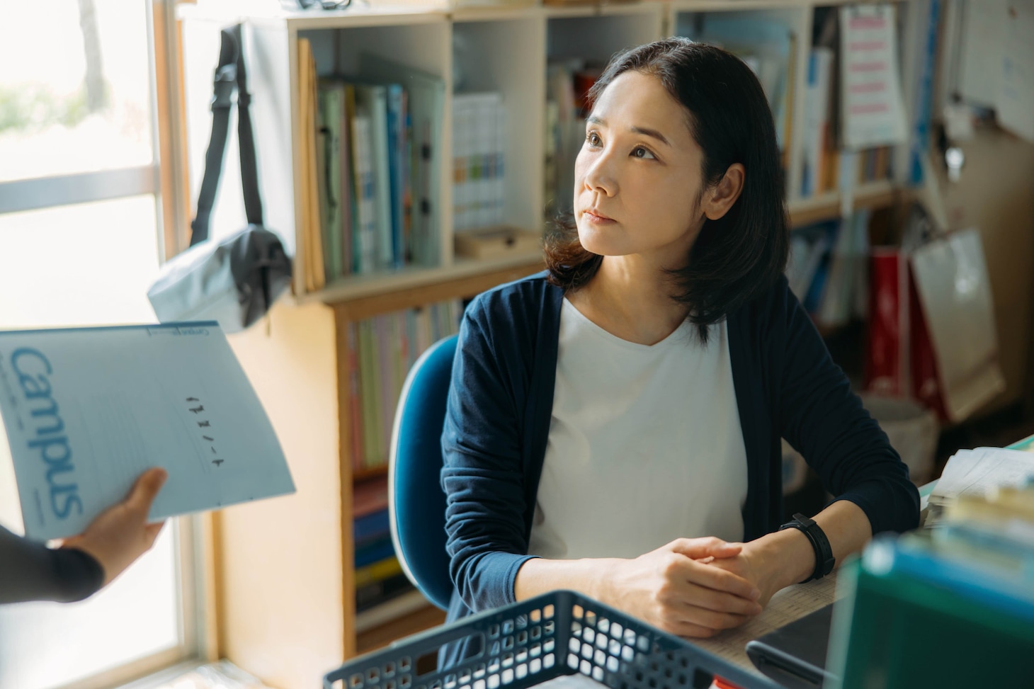 「さとこはいつも」より、吉田羊演じる寺尾千穂 [画像・動画ギャラリー 3/9] - 映画ナタリー