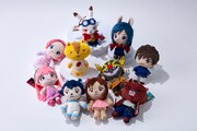 「細田守の原点／展」オリジナルグッズ。アクリルチャーム付きマスコットぬいぐるみ（全10種）各2420円