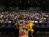 実写映画「SAKAMOTO DAYS」栃木・小山シネマハーヴェストでの舞台挨拶にて、左から川久保拓司、戸塚純貴、福田雄一