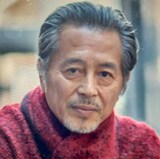 福本莉子主演のNHK BSプレミアムドラマ「勿忘草の咲く町で ～安曇野診療記～」で梓川病院の院長・遠藤拓海を演じる本田博太郎