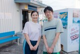 「さとこはいつも」オフショット。飯島里子役の石田ひかり（左）と、飯島重明役の筒井道隆。石田は「とうとう夫婦になったか！ 時間は経ったなぁ」と、33年前に放送されたドラマ「あすなろ白書」での共演を懐かしんだ