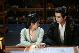 配信初日に1400万再生を記録し、ドラマの影響力を示す「熱度」が2024年最速で1万を突破した中国ドラマ「花間令＜かかんれい＞～Lost in Love～」場面写真。ジュー・ジンイー（鞠婧禕）とリウ・シュエイー（劉学義）が共演した