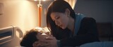 「ディープ・アイズ」の主人公・葉濛（上）。演じたのは中国ドラマ「与君歌～乱世に舞う運命の姉妹～」「琉璃～めぐり逢う2人、封じられた愛～」などで知られる1991年生まれのチャン・ユーシー（張予曦）。モデルとしてキャリアをスタートさせた彼女は現代ロマンスだけでなく、時代劇にも多数出演している