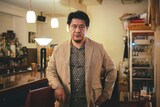 ドラマ「一次元の挿し木」より、小手伸也演じる平間孝之