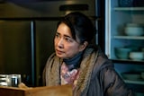 松村北斗と今田美桜がダブル主演を務める映画「白鳥とコウモリ」より、風吹ジュン演じる倉木達郎をよく知る女性・浅羽洋子
