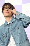 ファンに“ほっぺハート”を贈るク・ギョファン