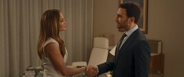 社内恋愛禁止なのに…ジェニファー・ロペスら出演のラブコメディがNetflixで配信