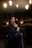 中国ドラマ「仙台有樹〈せんだいゆうじゅ〉～二度目の恋結び～」より、ドン・ウェイ（鄧為）演じる蘇易水（左）、シアン・ハンジー（向涵之）演じる沐清歌 / 薛冉冉